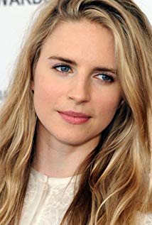 How tall is Brit Marling?